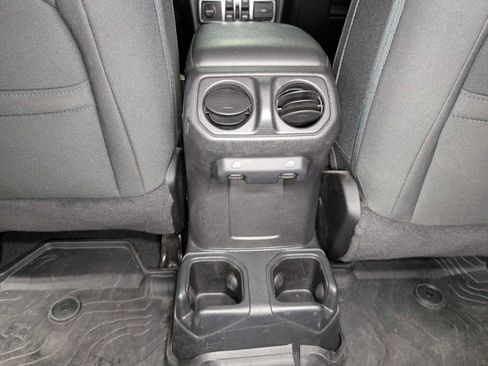 Used 2020 Jeep Wrangler Unlimited Sport S image 21