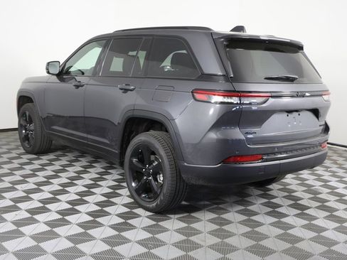 New 2025 Jeep Grand Cherokee Limited w/ Black Appearance Package image 5