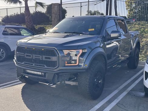 Used 2018 Ford F150 Raptor w/ Equipment Group 802A Luxury image 3