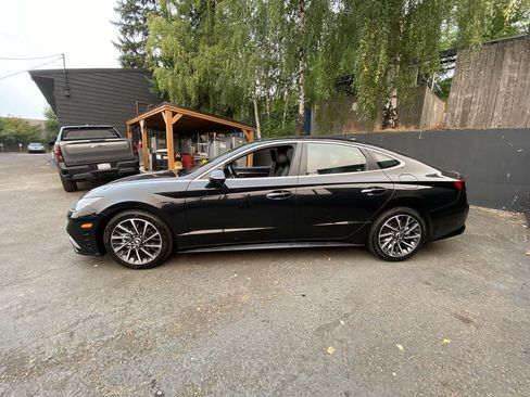 Used 2022 Hyundai Sonata Limited w/ Cargo Package FWD image 3