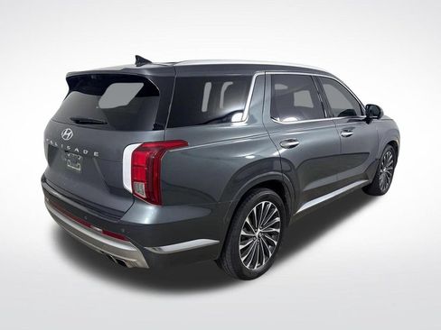 Used 2023 Hyundai Palisade Calligraphy FWD image 3