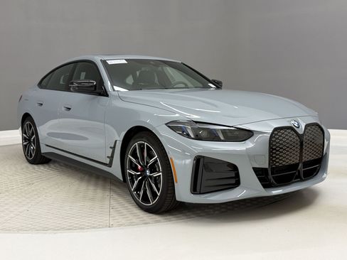 New 2026 BMW i4 eDrive40 w/ M Sport Package RWD image 7