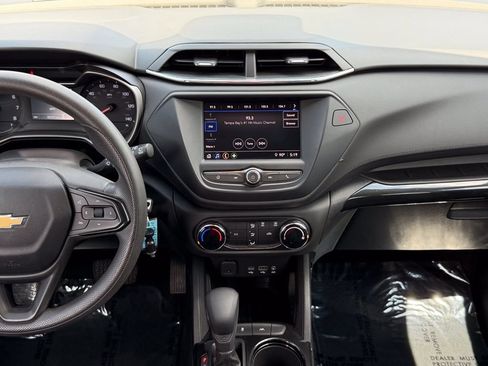 Used 2021 Chevrolet TrailBlazer LS FWD image 14