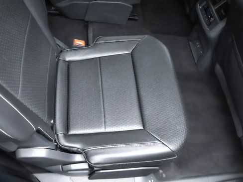 Used 2021 Volkswagen Atlas SE image 31