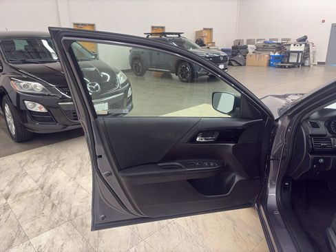 Used 2017 Honda Accord LX image 10