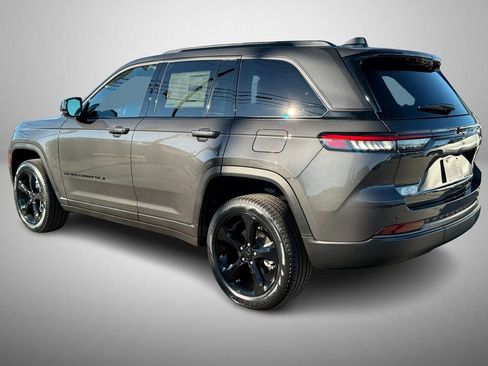 New 2026 Jeep Grand Cherokee Limited w/ Limited Altitude Package RWD image 4