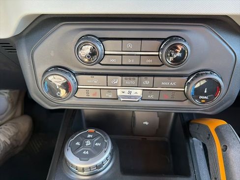 Used 2022 Ford Bronco Badlands image 25