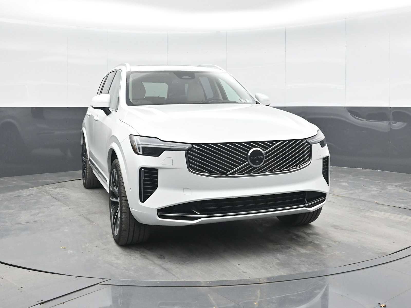 Used 2026 Volvo XC90 B6 Ultra w/ Protection Package AWD/4WD image 6