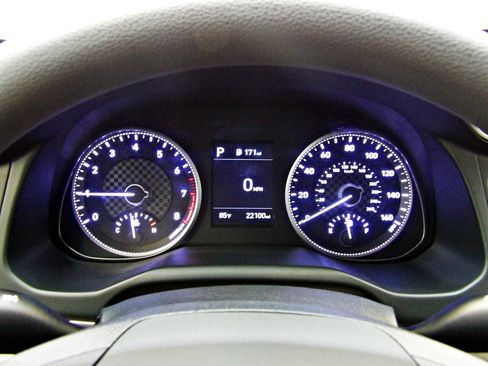 Used 2020 Hyundai Elantra SE FWD image 15