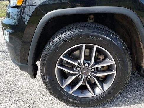 Used 2022 Jeep Grand Cherokee Limited image 9