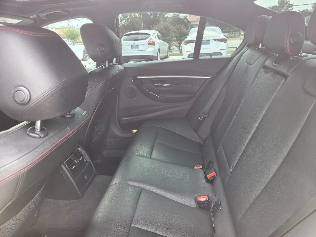 Used 2017 BMW 330i Sedan RWD image 15