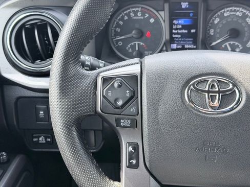 Used 2023 Toyota Tacoma TRD Sport w/ Technology Package AWD/4WD image 7