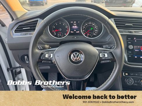 Used 2021 Volkswagen Tiguan SE w/ Panoramic Sunroof Package FWD image 19