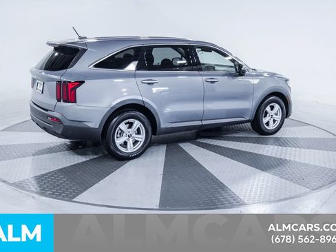 Used 2023 Kia Sorento LX FWD image 10