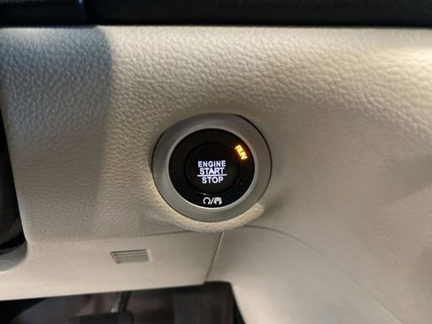 Used 2017 Chrysler Pacifica Limited w/ Advanced Safetytec Group image 20