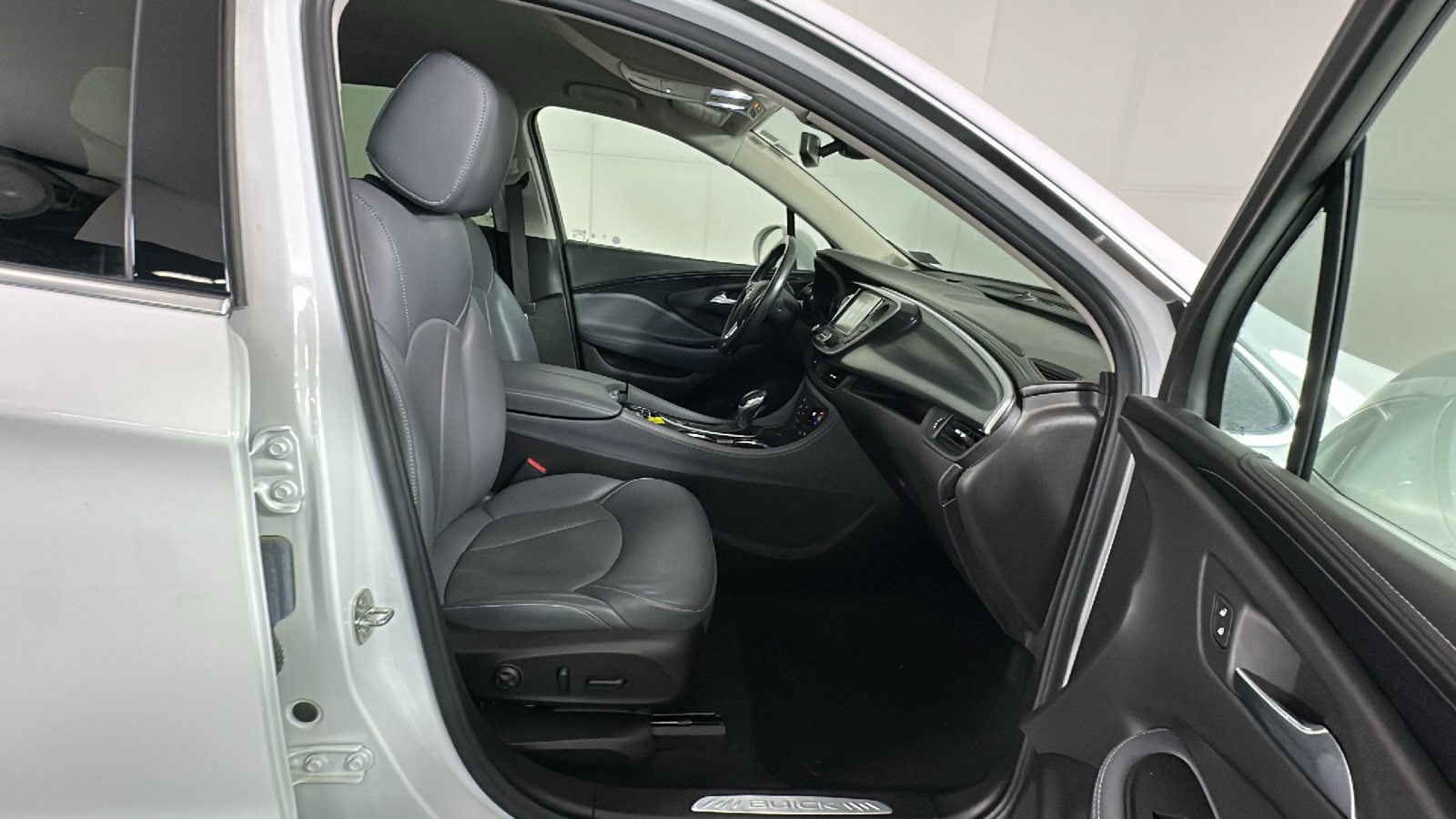 Used 2020 Buick Envision Premium AWD/4WD image 35