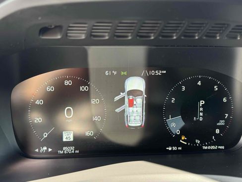 Used 2018 Volvo XC90 T6 Momentum w/ Convenience Package image 7