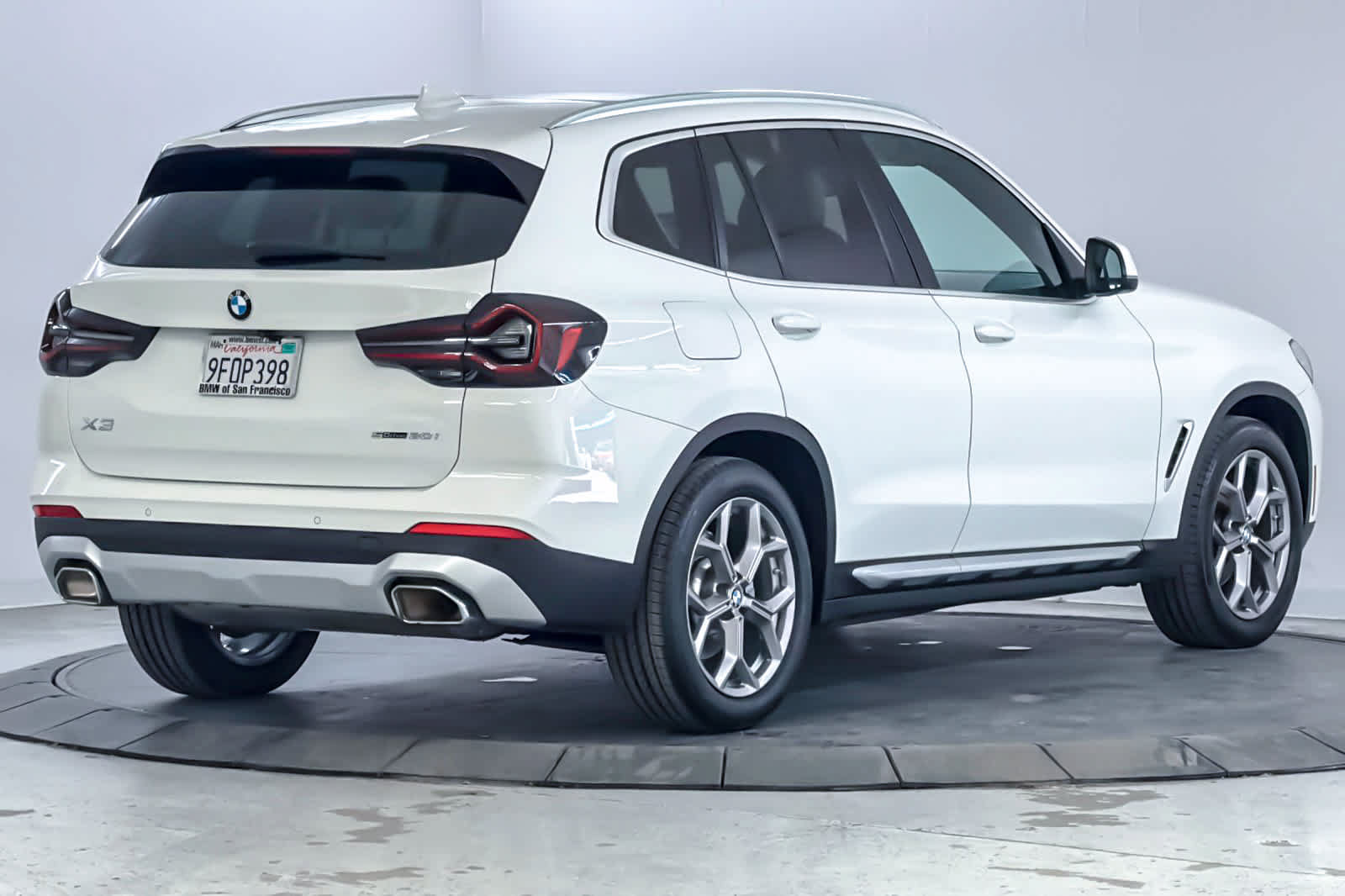 Used 2023 BMW X3 sDrive30i w/ Convenience Package RWD image 2