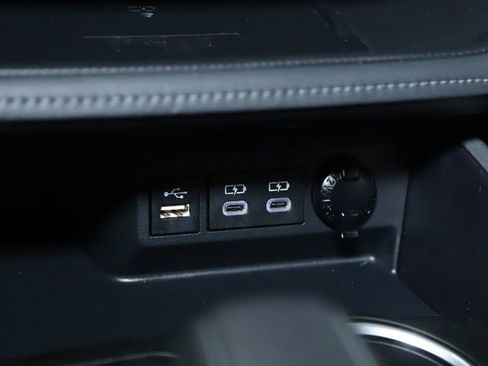 Used 2023 Toyota Highlander Limited image 43