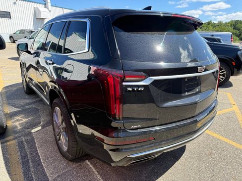 Used 2022 Cadillac XT6 Premium Luxury AWD/4WD image 4