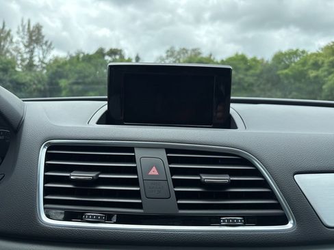 Used 2018 Audi Q3 2.0T Premium image 25