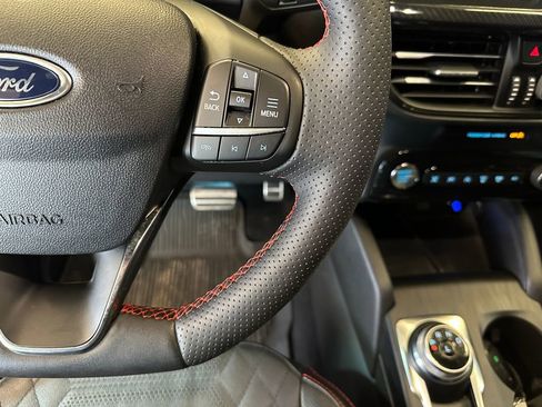 Used 2024 Ford Escape ST-Line Elite w/ Premium Technology Package AWD/4WD image 12