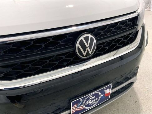 Used 2024 Volkswagen Taos SE FWD image 30