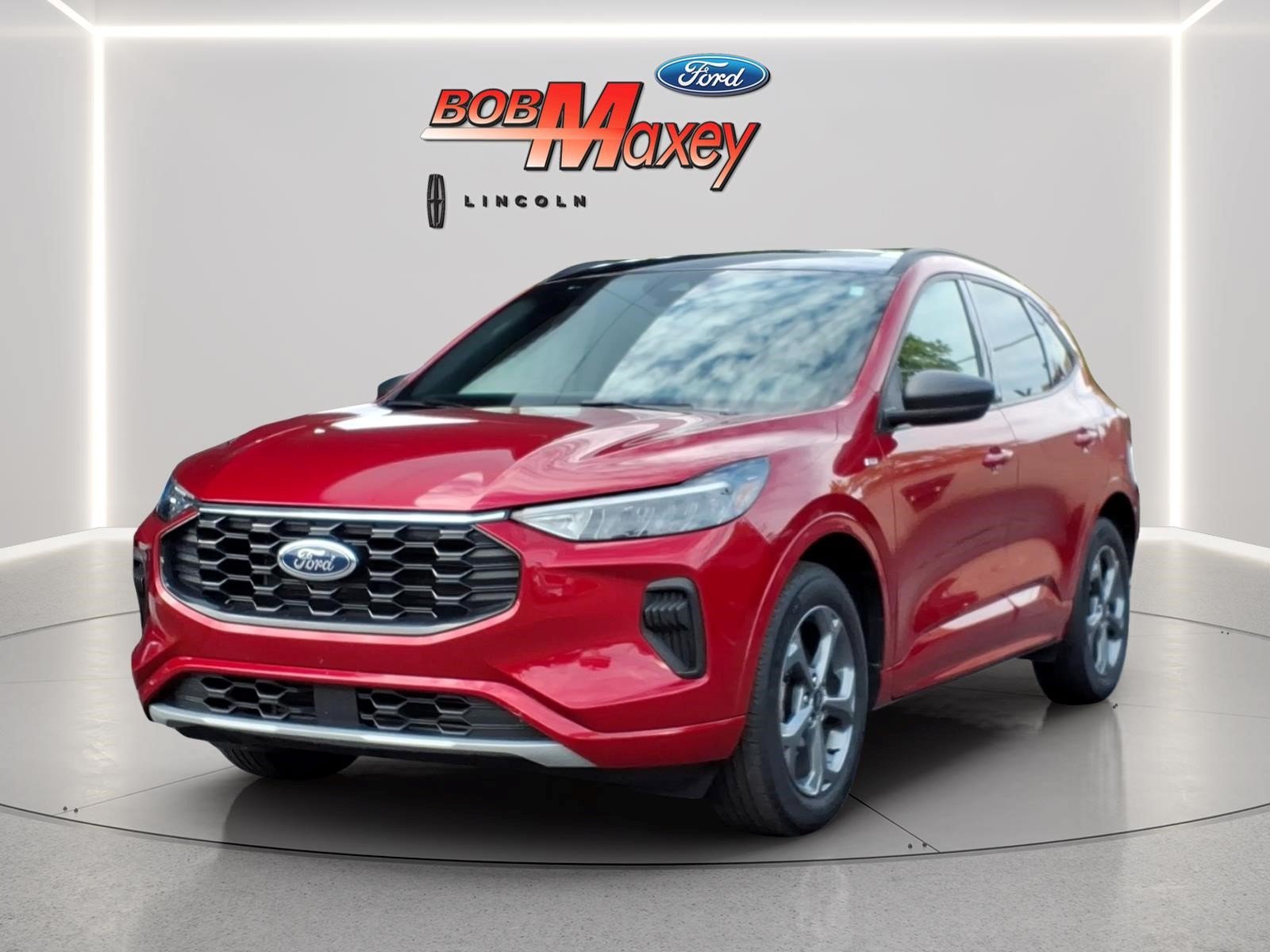 Used 2023 Ford Escape ST-Line w/ Tech Pack #1 AWD/4WD image 1