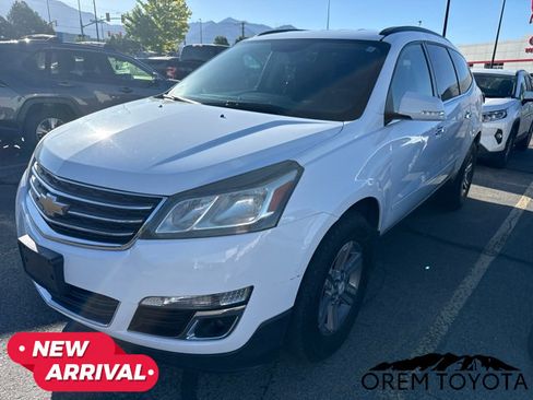 Used 2017 Chevrolet Traverse LT FWD image 4