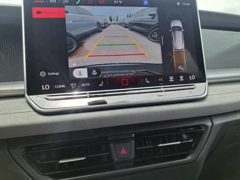 New 2026 Volkswagen Tiguan SE R-Line FWD image 10