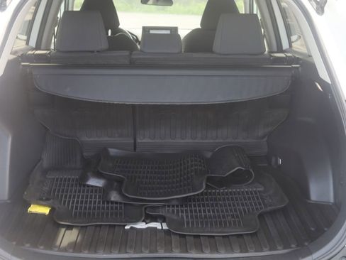 Used 2022 Toyota RAV4 LE AWD/4WD image 24