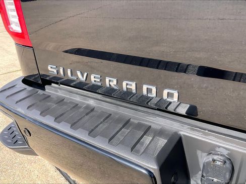 Used 2016 Chevrolet Silverado 1500 High Country w/ High Country Premium Package image 9