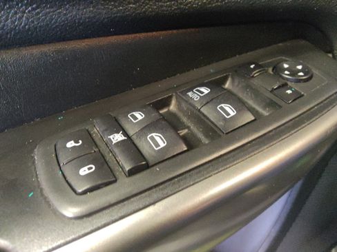 Used 2020 Jeep Cherokee Latitude AWD/4WD image 27