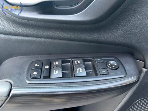 Used 2014 Jeep Cherokee Limited w/ Trailer Tow Group image 32