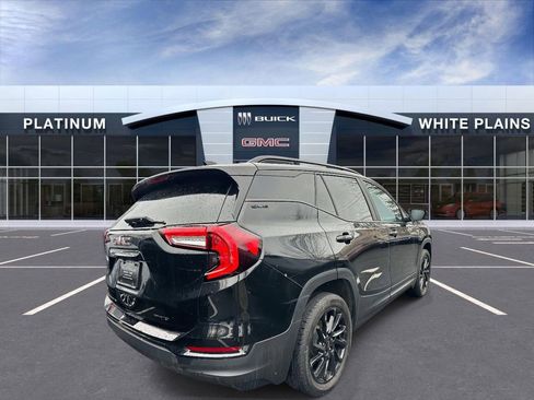 Used 2023 GMC Terrain SLE w/ Driver Convenience Package image 2