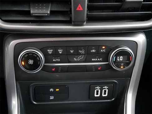 Used 2020 Ford EcoSport SE w/ SE Convenience Package image 22