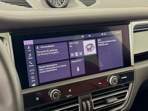 Certified 2025 Porsche Macan image 19