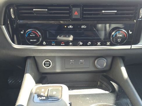 Used 2021 Nissan Rogue SL w/ Premium Package AWD/4WD image 17