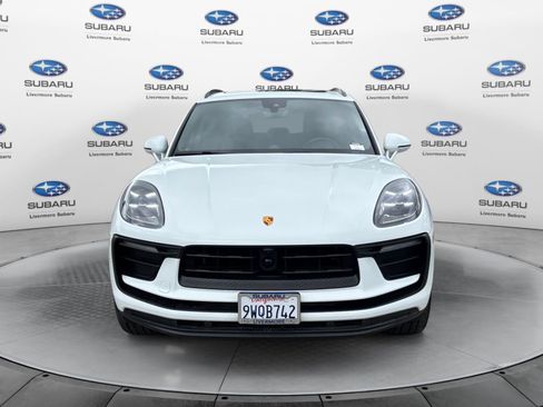 Used 2026 Porsche Macan AWD/4WD image 8
