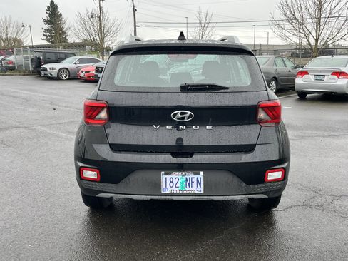 Used 2022 Hyundai Venue SEL image 4