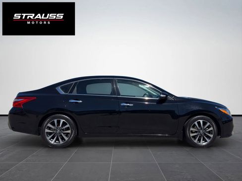 Used 2016 Nissan Altima 2.5 SL w/ Moonroof Package image 5