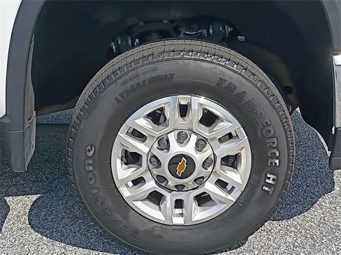 Certified 2024 Chevrolet Silverado 2500 LT image 8