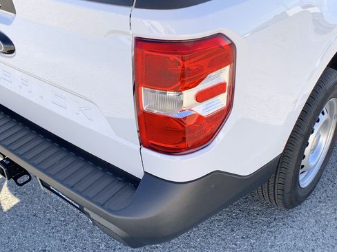 New 2025 Ford Maverick XL image 41