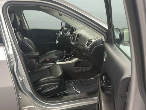 Used 2018 Jeep Compass Latitude w/ Popular Equipment Group AWD/4WD image 22