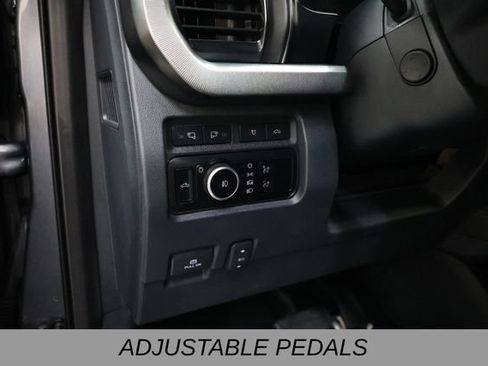 Used 2023 Ford F450 Platinum w/ FX4 Off-Road Package AWD/4WD image 43