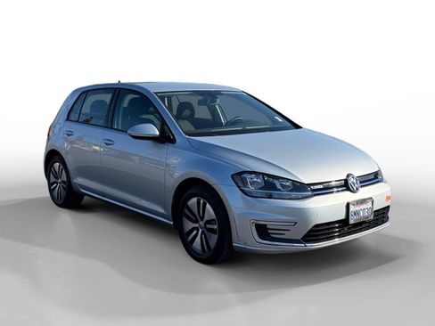 Used 2019 Volkswagen e-Golf SE w/ Driver Assistance Package image 7