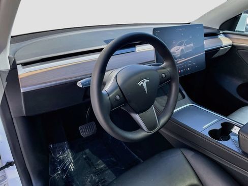 Used 2025 Tesla Model Y Long Range AWD/4WD image 9