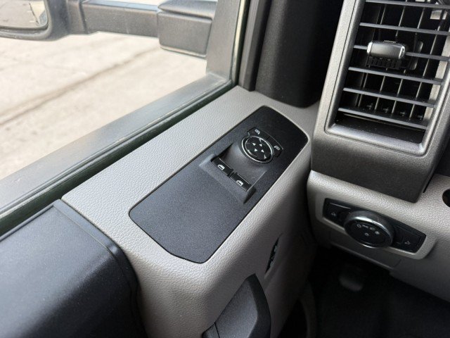Used 2018 Ford F550 4x4 Regular Cab Super Duty image 24