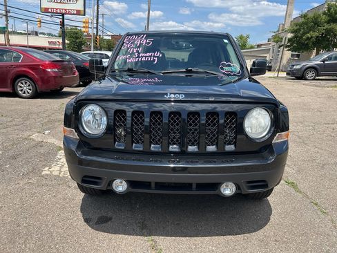 Used 2017 Jeep Patriot Sport w/ Power Value Group AWD/4WD image 2