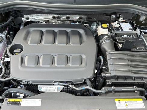 New 2026 Volkswagen Tiguan SE R-Line FWD image 32